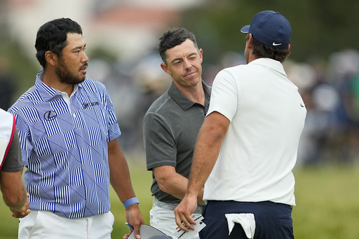 McIlroy, Koepka shake hands and smile, then turn to chasing down leaders at US Open