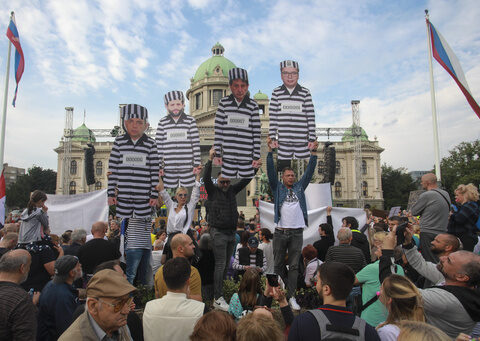 Thousands have protested against Serbia's president and pledged to 'radicalize' gatherings