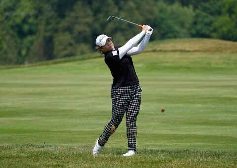 Amy Yang takes the Meijer LPGA Classic lead with her third straight 67