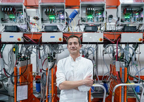 Insider Q&amp;A: Lithium batteries have a 4-hour limit. Mateo Jaramillo hopes to solve that