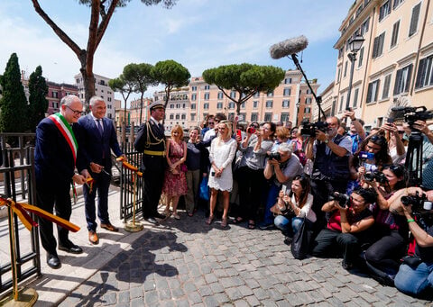 Ancient Rome temples complex, with ruins of building where Caesar was stabbed, opens to tourists