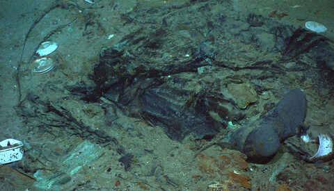 What we know about the Titanic-bound submersible that's missing with 5 people onboard