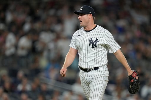 Wagging his finger at the Mariners, Cole stops the Yankees' 4-game skid with a 3-1 win