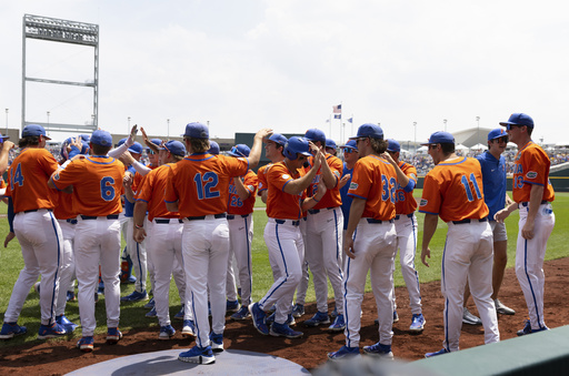 Florida locks up spot in the College World Series finals with a 3-2 win over TCU