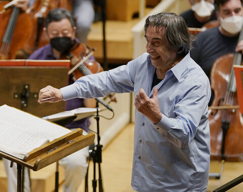 Riccardo Muti becomes Chicago Symphony Orchestra's music director emeritus for life