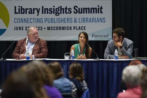 Librarian gathering in Chicago includes training to battle book bans in communities and schools