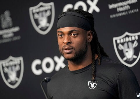 Assault charge dropped against Raiders' Davante Adams for shoving photographer