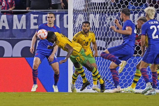 Vazquez's 88th-minute goal gives US 1-1 draw against Jamaica in CONCACAF Gold Cup opener