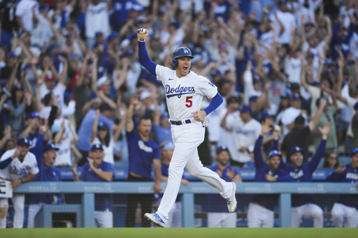 Dodgers' Freddie Freeman gets his 2,000th hit with a double vs. the Astros