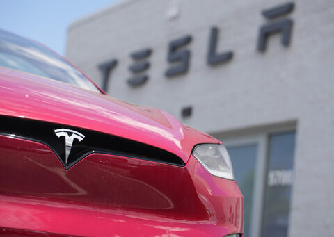 Tesla's Q2 income jumps 20%, although shares stayed flat amid concerns about profits