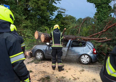 A Croatian firefighter has died in a storm that swept the Balkans, bringing the toll to 6 dead