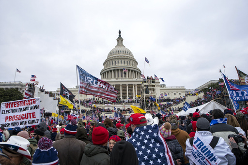 Capitol riot defendant gets probation after rare setback for prosecutors at Oath Keepers trial