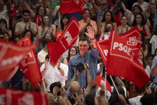 Spaniards vote in an election that could oust a leftist coalition and herald a return to the right