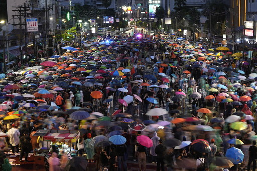 Protesters in the Thai capital calls on senators to approve vote winners' choice for prime minister