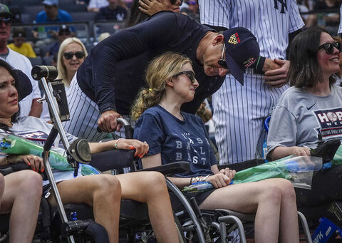 MLB's Sarah Langs, who has ALS, honored at Yankees game on anniversary of Lou Gehrig's famous speech