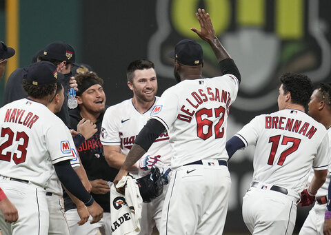 Fry's hit in 10th ends Braves' winning streak; Cleveland beats Atlanta 6-5