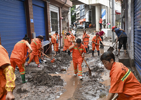 15 killed by floods in southwestern China as seasonal torrents hit mountain areas