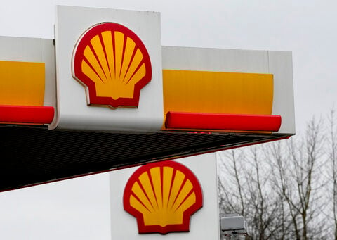 Shell CEO calls it 'irresponsible' to cut oil production now