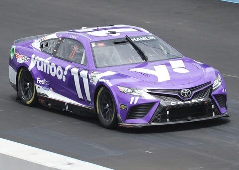 Denny Hamlin wins pole for NASCAR Cup Series' first street race in downtown Chicago