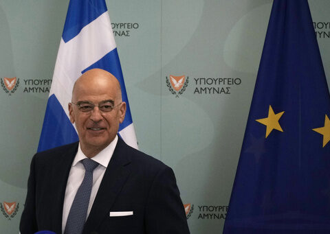 Greece welcomes deescalation in the eastern Mediterranean without directly referring to Turkey