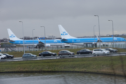 Amsterdam court gives green light to plan to reduce flights at busy Schiphol Airport