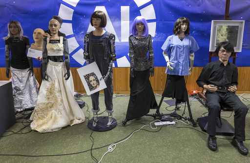 Robots take questions at Geneva press conference, say they could be better leaders than humans