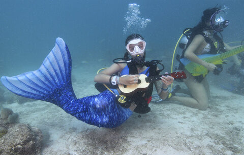 Underwater music show in the Florida Keys promotes awareness of coral reef protection