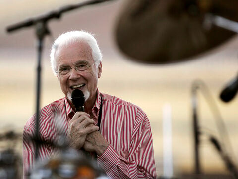 Peter Nero, a Grammy-winning pianist and ex-conductor of the Philly Pops, dies at 89