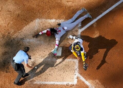 Elly De La Cruz steals 2nd, 3rd and home in the same inning, sparks Reds to 8-5 win over Brewers