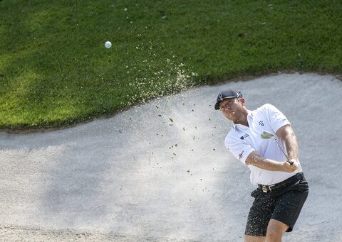 Gooch birdies final hole to beat DeChambeau and win his 3rd LIV Golf title