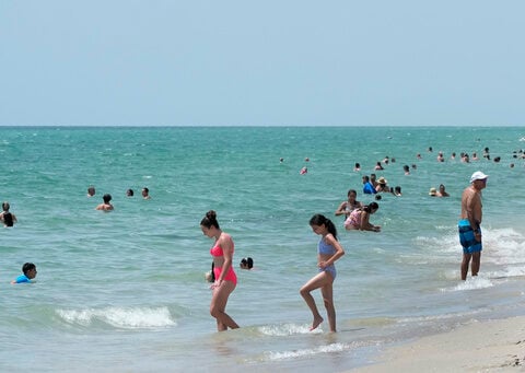 Florida in hot water as ocean temperatures rise along with the humidity