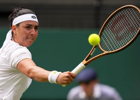 Jabeur reaches Wimbledon quarterfinals, where defending champion Rybakina awaits