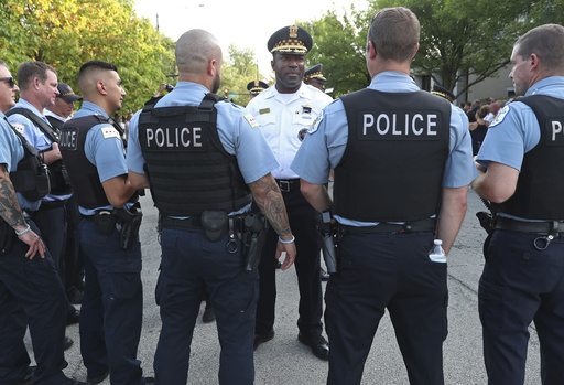 Chicago mayor to introduce the police department’s counterterrorism head as new superintendent