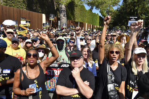 Kerry Washington, Martin Sheen shout for solidarity between Hollywood strikers and other workers