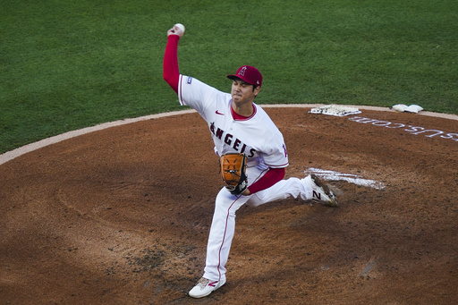 Shohei Ohtani gets his 10th mound victory of the season in the Angels' 4-1 win over the Giants