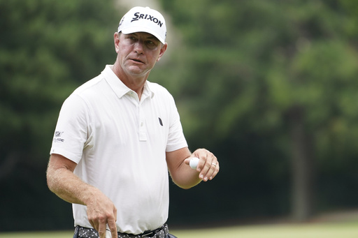 Lucas Glover posts another low round and leads FedEx Cup opener by a stroke