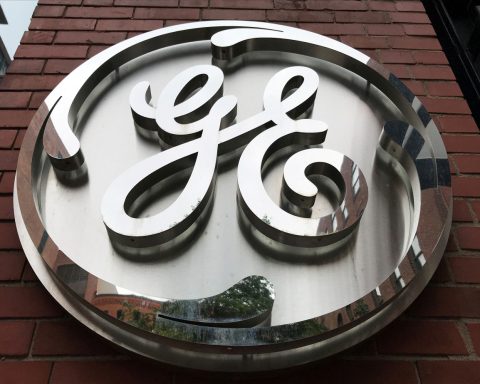 GE must face shareholder lawsuit over accounting, disclosures; judge urges settlement