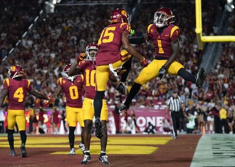 Caleb Williams propels No. 6 USC to a 49-point first half in a 56-10 victory over Stanford