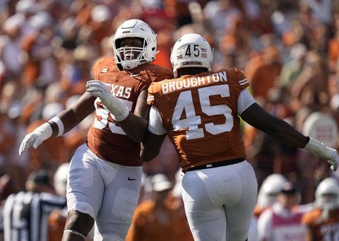 Texas defense emerging as a dominant group for No. 4 Longhorns after 2 games