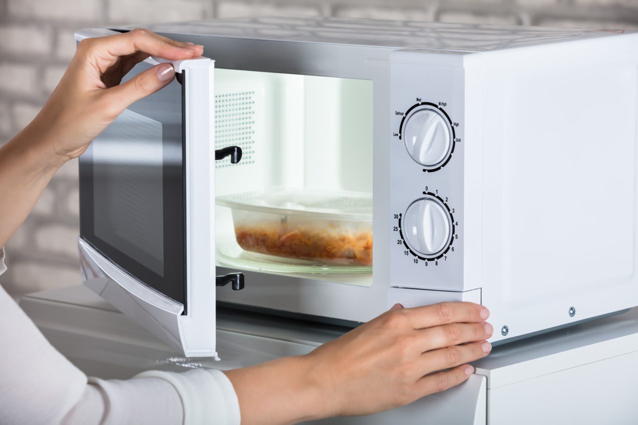 The Startling Health Impact of Microwaves and How to Avoid Microplastics: A Wake-Up Call