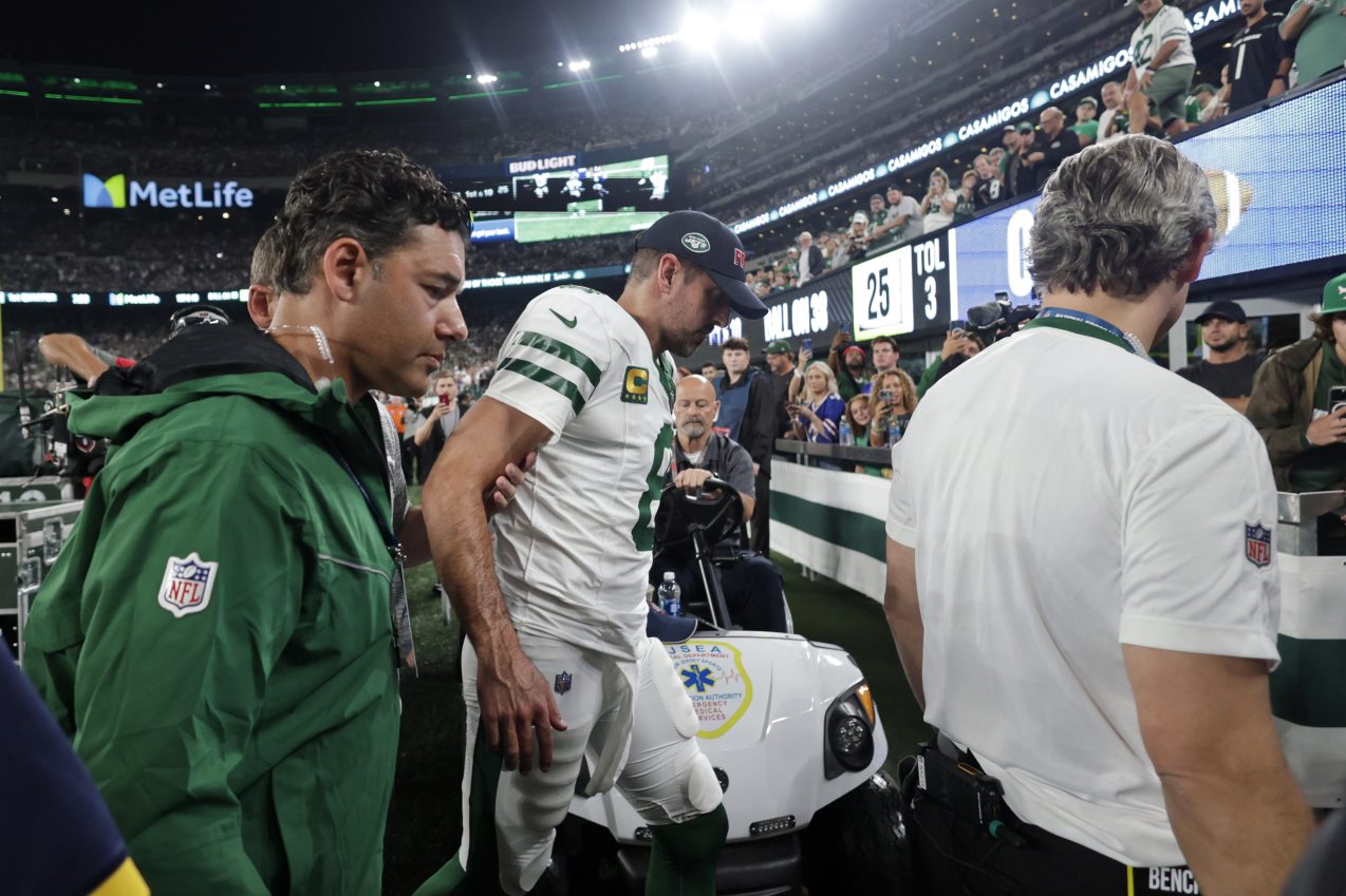 Jets' loss of Aaron Rodgers is reminiscent of other QB injuries for Super Bowl contenders