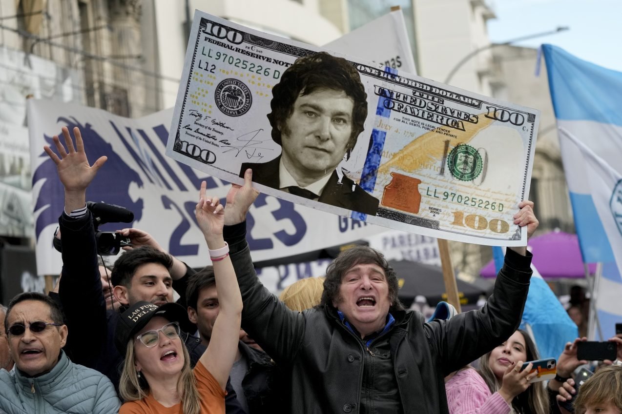 Paintings on pesos illustrate Argentina's currency and inflation woes