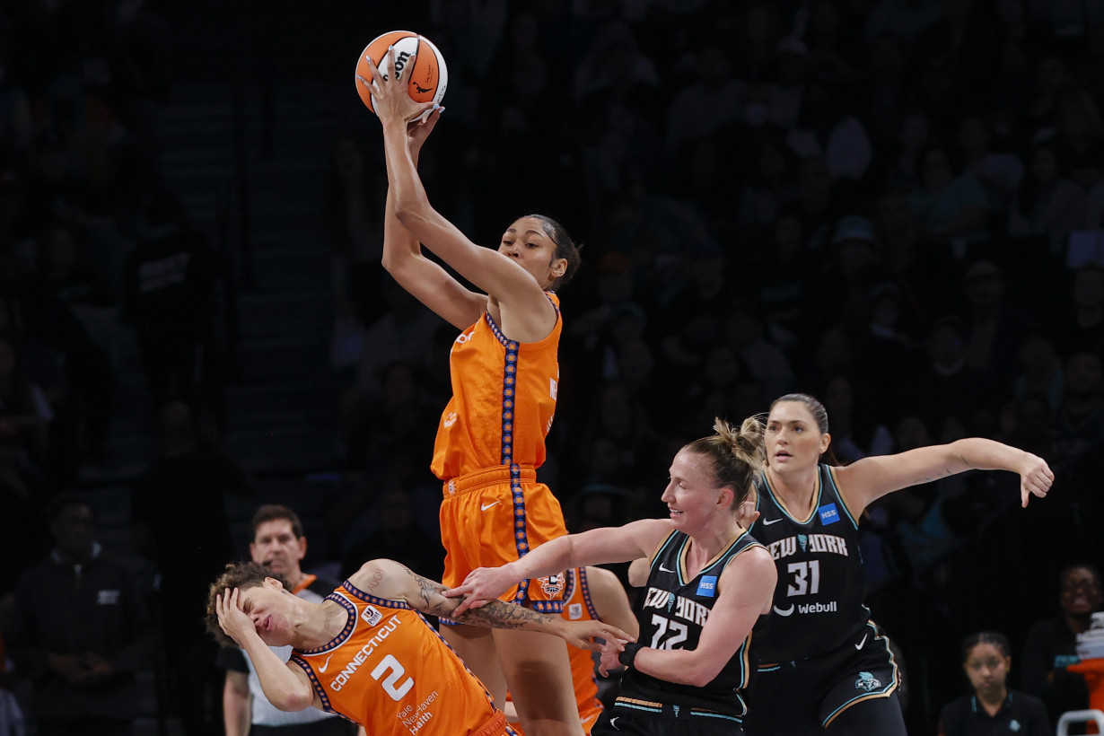 Bonner and Allen lead Connecticut to a 78-63 win over New York in Game 1 of WNBA semifinal series