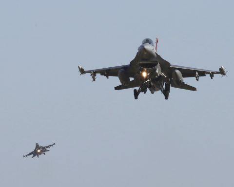 Ukrainian pilots could be flying F-16s in three months, Air National Guard head says