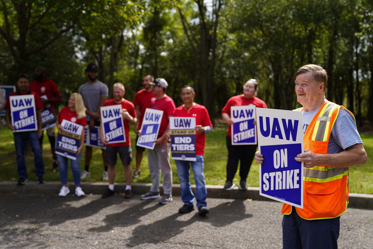 The UAW strike is growing, again. What to know as 7,000 more auto workers join the union’s walkouts