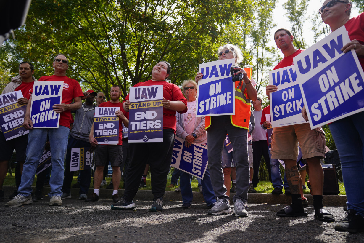 The UAW strike is growing, again. What to know as 7,000 more auto workers join the union’s walkouts