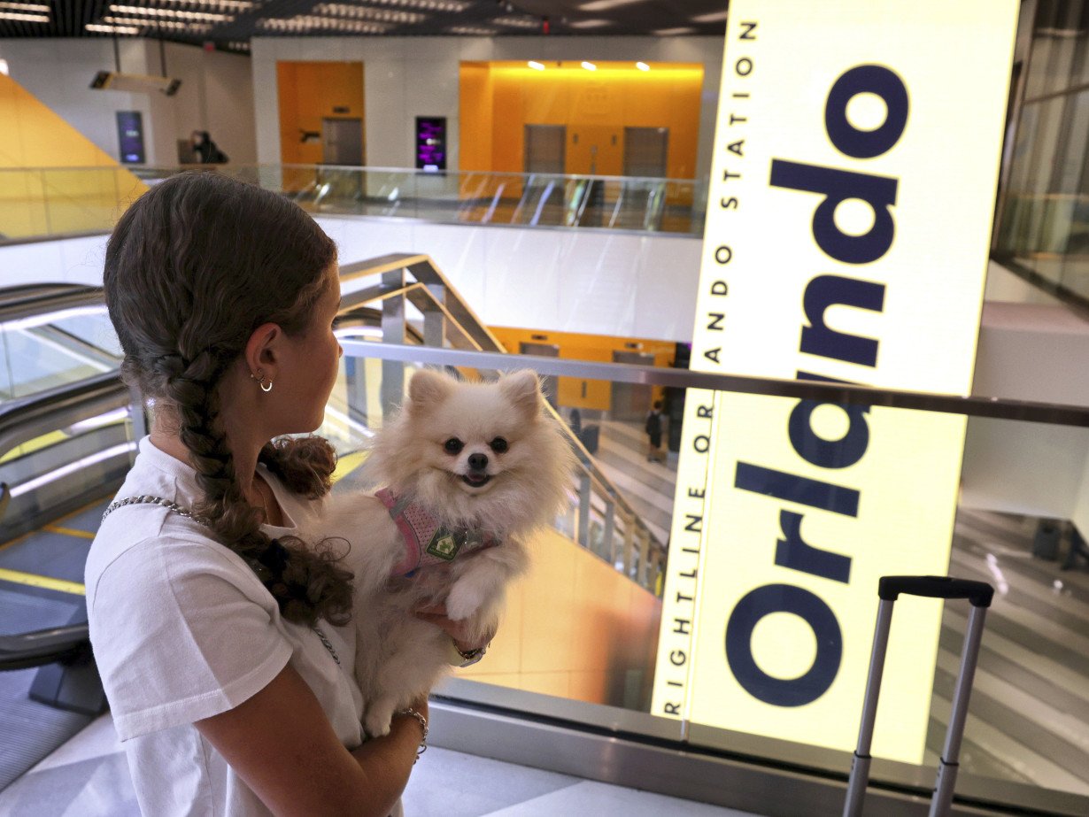 High-speed trains begin making trip between Orlando and Miami