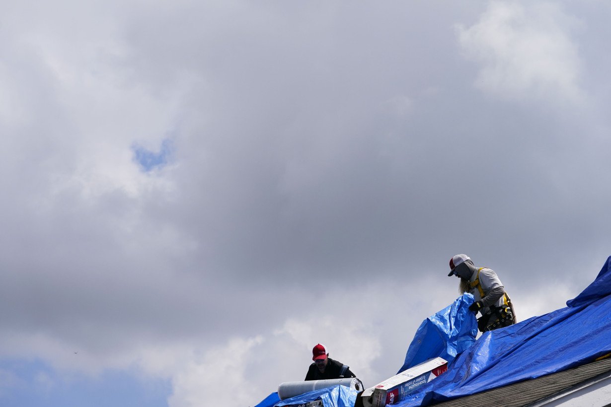 Back at old job, Anthony Mackie lends star power to New Orleans' post-Ida roof repair effort