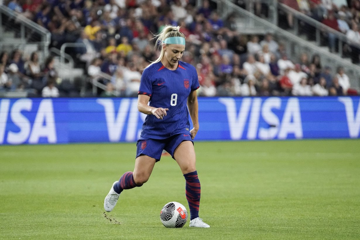 Julie Ertz says goodbye to the US national team during a 3-0 win over South Africa