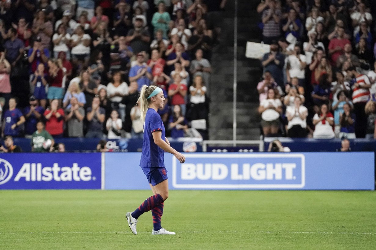 Julie Ertz says goodbye to the US national team during a 3-0 win over South Africa